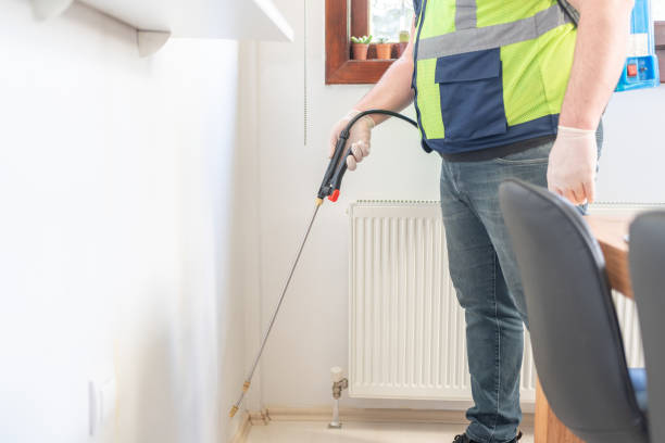 Best Cockroach Control Services  in Lauderdale, MN